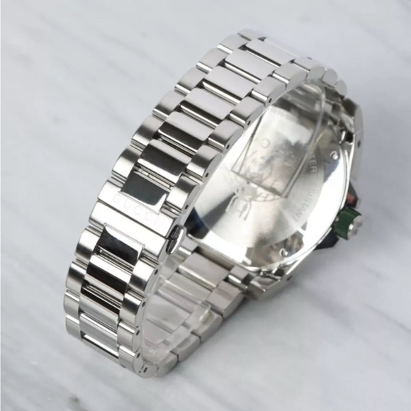 Gucci Dive
Green And Red 45mm Dive Gucci Watch YA136222 - Picture 3 of 6